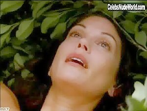 Teri Hatcher Outdoor , Brunette in Desperate Housewives (series) (2004) 12