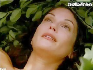 Teri Hatcher Outdoor , Brunette in Desperate Housewives (series) (2004) 13