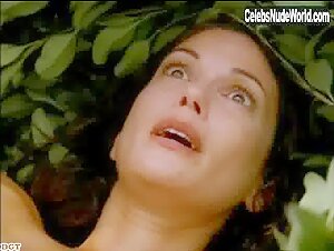 Teri Hatcher Outdoor , Brunette in Desperate Housewives (series) (2004) 14