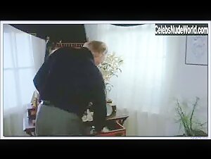 Theresa Russell Flasing  , boobs scene in Eureka (1984) 17