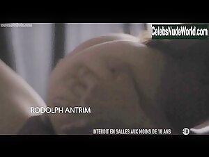 Tiffany Doll Sensual , Couple scene in Le baiser (2014) 7