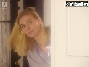 Tiina Lymi Explicit , Brunette in Vuoroin vieraissa (series) (1997) 19