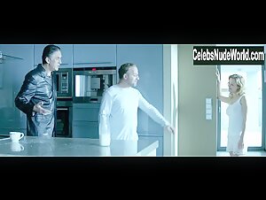 Vlastina Svatkova in Gangster Ka (2015) 2
