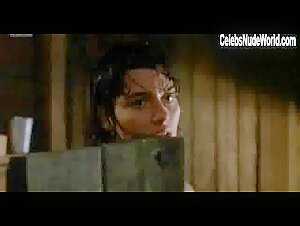 Valentina Forte in Inferno in diretta (1985) 15