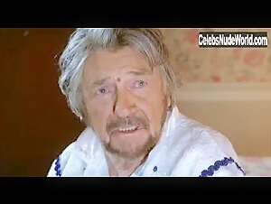Anksa Kara in Le mentor (2012) 6