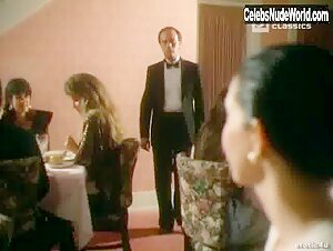 Valentine Demy Flasing , Pussy in Pomeriggio caldo (1987) 7