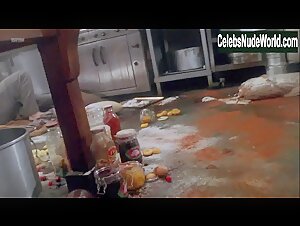 Toni Collette in Hotel Splendide (2000) 12