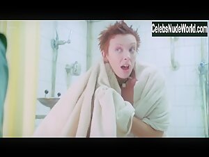 Toni Collette in Hotel Splendide (2000) 8