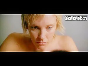 Toni Collette in Japanese Story (2003) 11