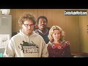 Traci Lords in Zack and Miri Make a Porno (2008) 9