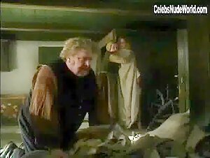 Trine Dyrholm in Cecilia (1991) 17