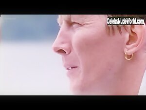 Trine Dyrholm in De storste helte (1996) 1