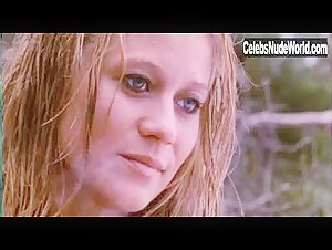 Trine Dyrholm in De storste helte (1996) 3