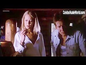 Trine Dyrholm in De storste helte (1996)