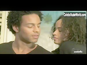 Uma Jama Ebony , Nipple in Zalman King's Body Language (series) (2008) 6