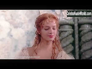 Uma Thurman Costume , Cleavage in Adventures of Baron Munchausen (1988) 10