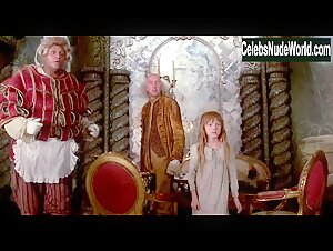 Uma Thurman Costume , Cleavage in Adventures of Baron Munchausen (1988) 17