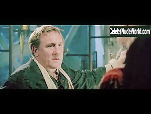 Uma Thurman cleavage, hot scene in Vatel (2000) 12