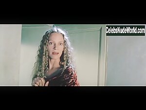 Uma Thurman cleavage, hot scene in Vatel (2000) 17