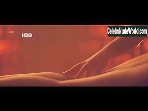 Unknown Girls in A Vida Secreta dos Casais (series) (2017) 5