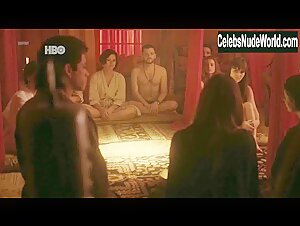 Unknown Girls boobs , nude scene in A Vida Secreta dos Casais (series) (2017) 15