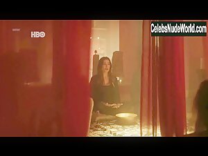 Unknown Girls boobs , nude scene in A Vida Secreta dos Casais (series) (2017) 9