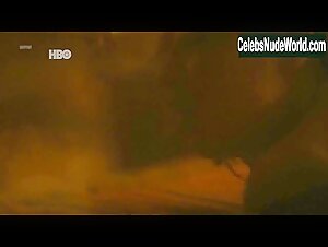 Unknown Girls butt , nude scene in A Vida Secreta dos Casais (series) (2017) 10