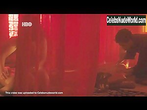 Unknown Girls butt , nude scene in A Vida Secreta dos Casais (series) (2017) 12