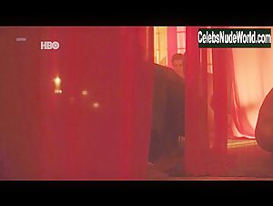 Unknown Girls butt , nude scene in A Vida Secreta dos Casais (series) (2017) 18