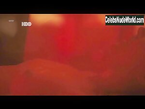 Unknown Girls butt , nude scene in A Vida Secreta dos Casais (series) (2017) 6