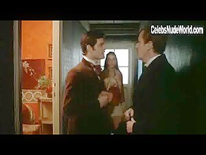 Unknown Girls in Al di la del bene e del male (1977) 20
