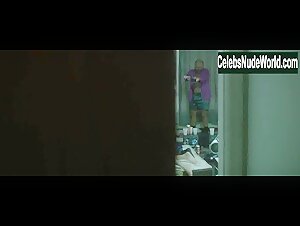 Unknown Girls in Aquarius (2016) 3