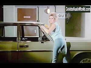 Unknown Girl in Au Pair Girls (1972) 15