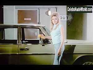 Unknown Girl in Au Pair Girls (1972) 17
