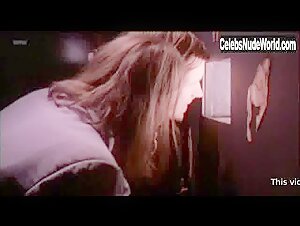 Unknown Girls in Oskaborn þjoðarinnar (2000) 18