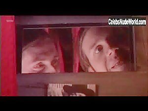 Unknown Girls in Oskaborn þjoðarinnar (2000) 19