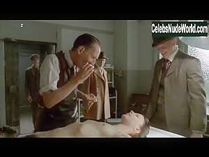 Unknown Girl in Boardwalk Empire (series) (2010) 18