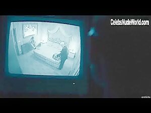 Unknown Girls Threesome , nude in Canciones de amor en Lolita's Club (2007)  17