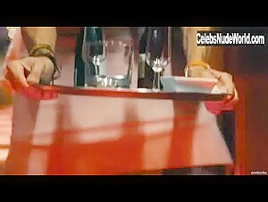 Unknown Girls Threesome , nude in Canciones de amor en Lolita's Club (2007)  6
