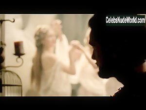 Unknown Girls in Da Vinci's Demons (series) (2013) 11