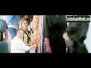 Unknown Girls in Demi soeurs (2018) 13