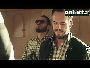 Unknown Girls in El desconocido: la historia de El Cholo Adrian (series) (2017) 1