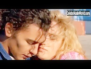 Vahina Giocante in Lila dit ca (2004) 14