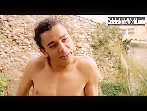 Vahina Giocante in Lila dit ca (2004) 17