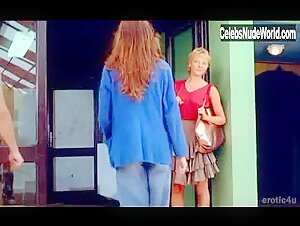 Valerie Kaprisky in Une glace avec deux boules... (1982) 2
