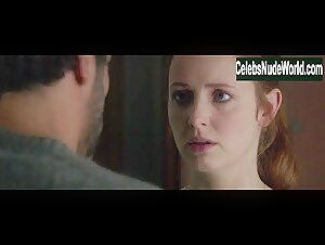 Roisin O'Donovan in Vivere (2019) 2