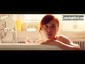 Valeria Bilello in Happy Family (2010) 7