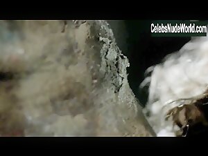 Valeria Golino in Greenpeace - The Fashion Duel (2013) 3