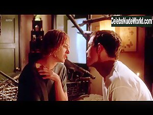 Valeria Golino in Spanish Judges (2000) 17