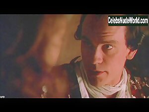 Valerie Gogan in Dangerous Liaisons (1988) 14